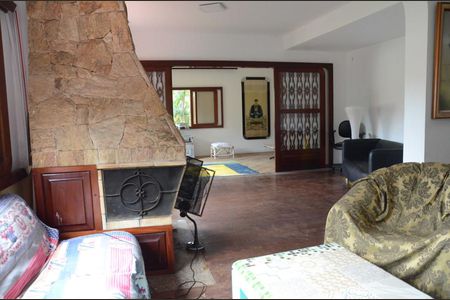 Casa à venda com 700m², 5 quartos e 4 vagasDetalhe Sala