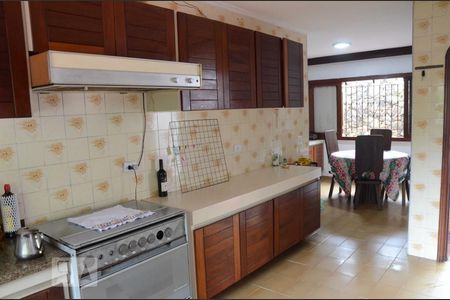 Casa à venda com 700m², 5 quartos e 4 vagasCozinha - Armários