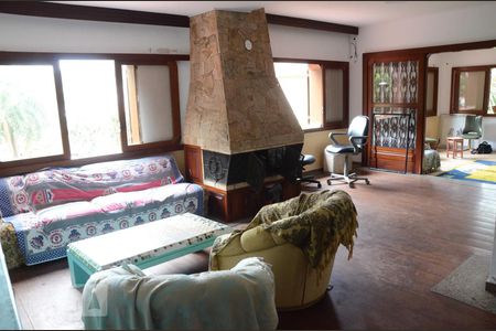 Casa à venda com 700m², 5 quartos e 4 vagasDetalhe Sala