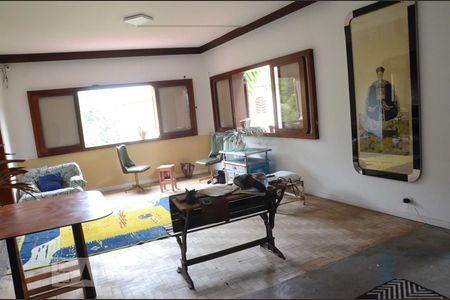 Casa à venda com 700m², 5 quartos e 4 vagasDetalhe Sala