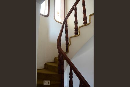 Casa à venda com 700m², 5 quartos e 4 vagasEscada