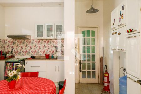 Casa à venda com 500m², 8 quartos e 4 vagasCozinha no 1º Pavimento