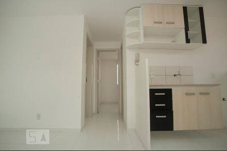 Sala de apartamento para alugar com 2 quartos, 40m² em Sítio Cercado, Curitiba