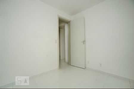 Quarto 2 de apartamento para alugar com 2 quartos, 40m² em Sítio Cercado, Curitiba