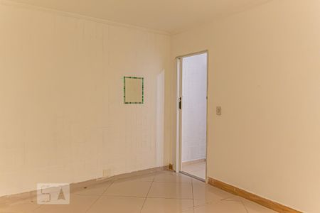 Quarto de casa para alugar com 1 quarto, 45m² em Jardim Santa Cruz (sacomã), São Paulo