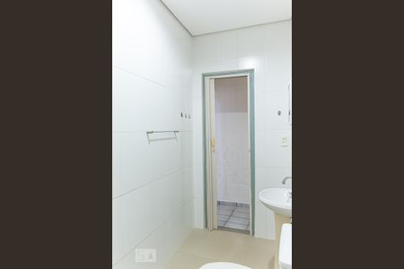 Banheiro de casa para alugar com 1 quarto, 45m² em Jardim Santa Cruz (sacomã), São Paulo