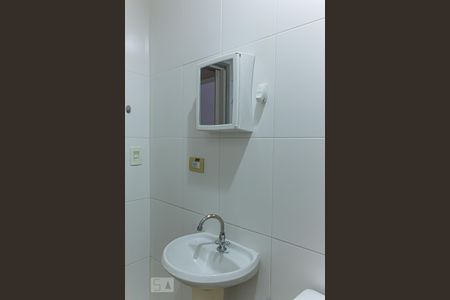 Casa para alugar com 45m², 1 quarto e sem vaga Casa para alugar com 45m², 1 quarto e sem vagaBanheiro