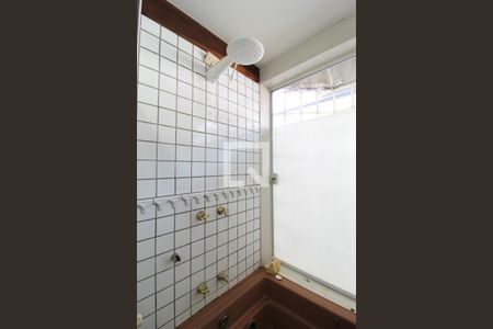 Casa à venda com 220m², 3 quartos e 2 vagasBanheiro da Suíte