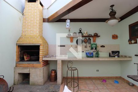 Casa à venda com 220m², 3 quartos e 2 vagasChurrasqueira