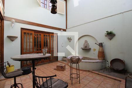 Casa à venda com 220m², 3 quartos e 2 vagasQuintal