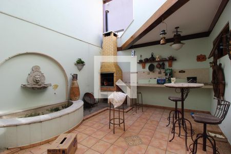 Casa à venda com 220m², 3 quartos e 2 vagasQuintal