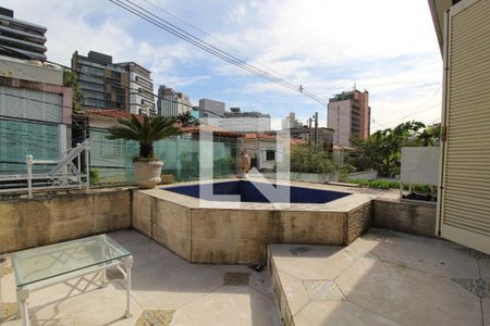 Casa à venda com 220m², 3 quartos e 2 vagasVaranda da Suíte