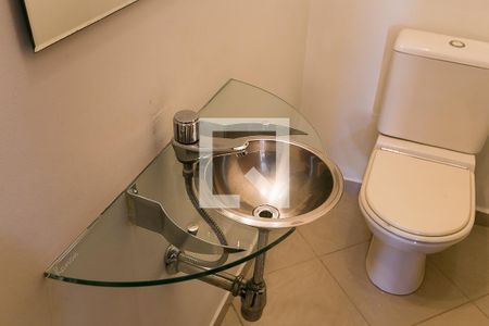 Banheiro de casa para alugar com 4 quartos, 200m² em Jardim Vitória Régia, São Paulo