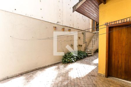 Casa para alugar com 200m², 4 quartos e 3 vagasFachada