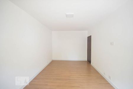 Casa para alugar com 500m², 4 quartos e 6 vagasQuarto