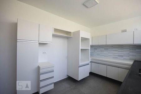 Casa para alugar com 500m², 4 quartos e 6 vagasCozinha