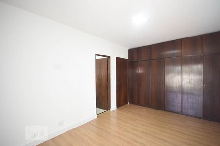 Casa para alugar com 500m², 4 quartos e 6 vagasSuíte 2