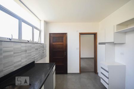 Casa para alugar com 500m², 4 quartos e 6 vagasCozinha