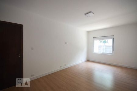 Casa para alugar com 500m², 4 quartos e 6 vagasQuarto