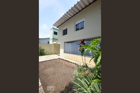 Casa para alugar com 500m², 4 quartos e 6 vagasFachada