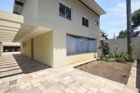 Casa para alugar com 500m², 4 quartos e 6 vagasFachada