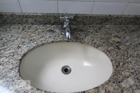 Apartamento à venda com 63m², 2 quartos e 1 vagaBanheiro 1 social