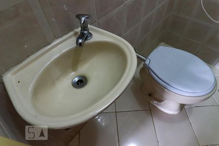 Apartamento à venda com 90m², 2 quartos e 2 vagas Apartamento à venda com 90m², 2 quartos e 2 vagasBanheiro da Suíte 1