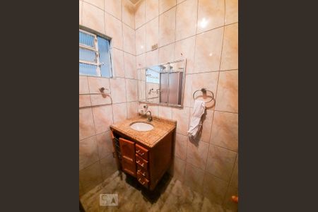 Casa à venda com 152m², 3 quartos e 3 vagas Casa à venda com 152m², 3 quartos e 3 vagasBanheiro