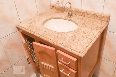 Casa à venda com 152m², 3 quartos e 3 vagas Casa à venda com 152m², 3 quartos e 3 vagasBanheiro