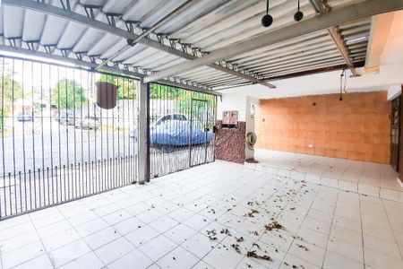 Casa à venda com 152m², 3 quartos e 3 vagas Casa à venda com 152m², 3 quartos e 3 vagasVaranda Frente