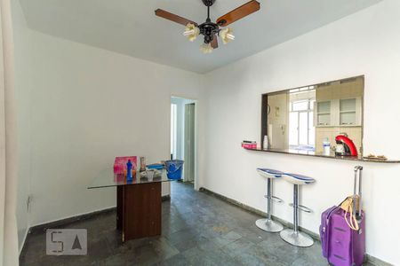 Apartamento para alugar com 92m², 4 quartos e sem vagaSala