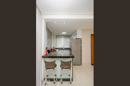 Cozinha de casa à venda com 4 quartos, 280m² em Cinquentenario, Belo Horizonte