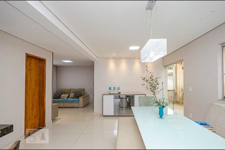 Sala de casa à venda com 4 quartos, 280m² em Cinquentenario, Belo Horizonte