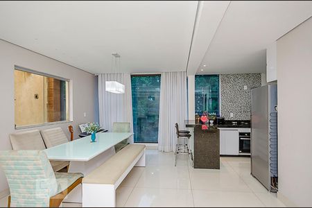 Sala de casa para alugar com 4 quartos, 280m² em Cinquentenario, Belo Horizonte