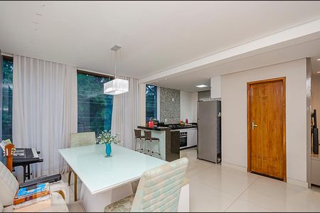 Sala de casa para alugar com 4 quartos, 280m² em Cinquentenario, Belo Horizonte