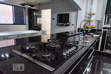 Casa à venda com 530m², 4 quartos e 4 vagas Casa à venda com 530m², 4 quartos e 4 vagasCooktop