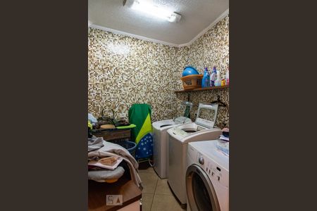 Casa à venda com 530m², 4 quartos e 4 vagas Casa à venda com 530m², 4 quartos e 4 vagasLavanderia