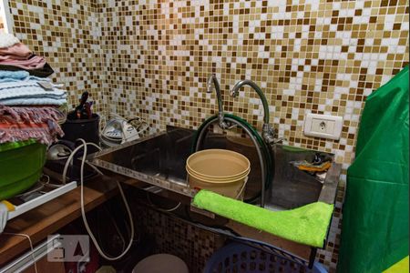 Casa à venda com 530m², 4 quartos e 4 vagas Casa à venda com 530m², 4 quartos e 4 vagasLavanderia