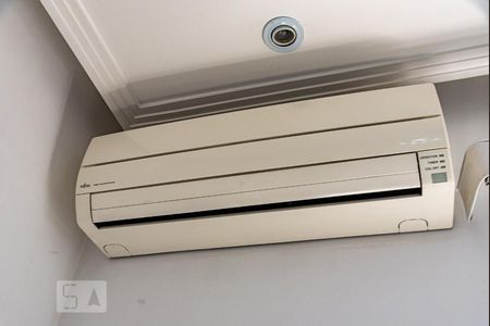 Casa à venda com 530m², 4 quartos e 4 vagas Casa à venda com 530m², 4 quartos e 4 vagasAr condicionado