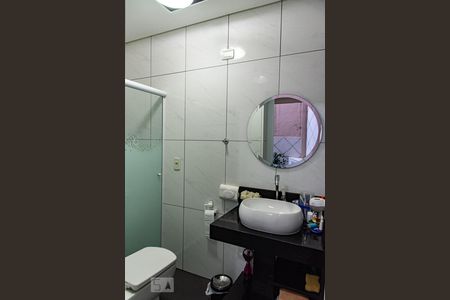 Casa à venda com 530m², 4 quartos e 4 vagas Casa à venda com 530m², 4 quartos e 4 vagasBanheiro de serviço