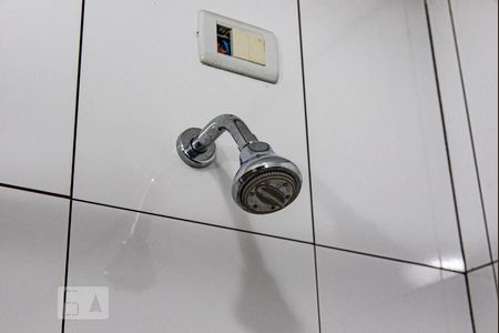 Casa à venda com 530m², 4 quartos e 4 vagas Casa à venda com 530m², 4 quartos e 4 vagasChuveiro