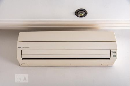 Casa à venda com 530m², 4 quartos e 4 vagas Casa à venda com 530m², 4 quartos e 4 vagasAr condicionado