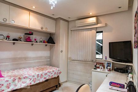 Casa à venda com 530m², 4 quartos e 4 vagas Casa à venda com 530m², 4 quartos e 4 vagasQuarto 1