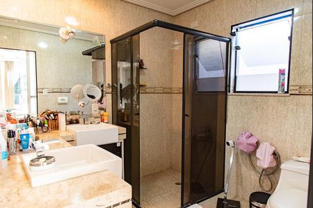 Casa à venda com 530m², 4 quartos e 4 vagas Casa à venda com 530m², 4 quartos e 4 vagasBanheiro da suíte