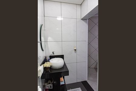 Casa à venda com 530m², 4 quartos e 4 vagas Casa à venda com 530m², 4 quartos e 4 vagasBanheiro de serviço