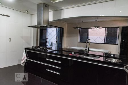 Casa à venda com 530m², 4 quartos e 4 vagas Casa à venda com 530m², 4 quartos e 4 vagasCozinha