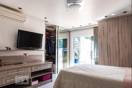 Suíte de casa à venda com 4 quartos, 530m² em Sacoma , São Paulo