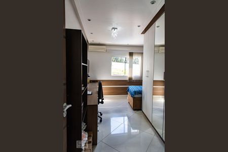 Casa à venda com 530m², 4 quartos e 4 vagas Casa à venda com 530m², 4 quartos e 4 vagasQuarto 3