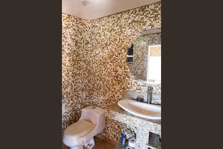 Casa à venda com 530m², 4 quartos e 4 vagas Casa à venda com 530m², 4 quartos e 4 vagasBanheiro de serviço 2