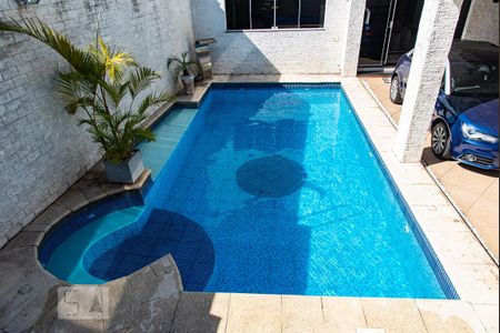 Casa à venda com 530m², 4 quartos e 4 vagas Casa à venda com 530m², 4 quartos e 4 vagasPiscina